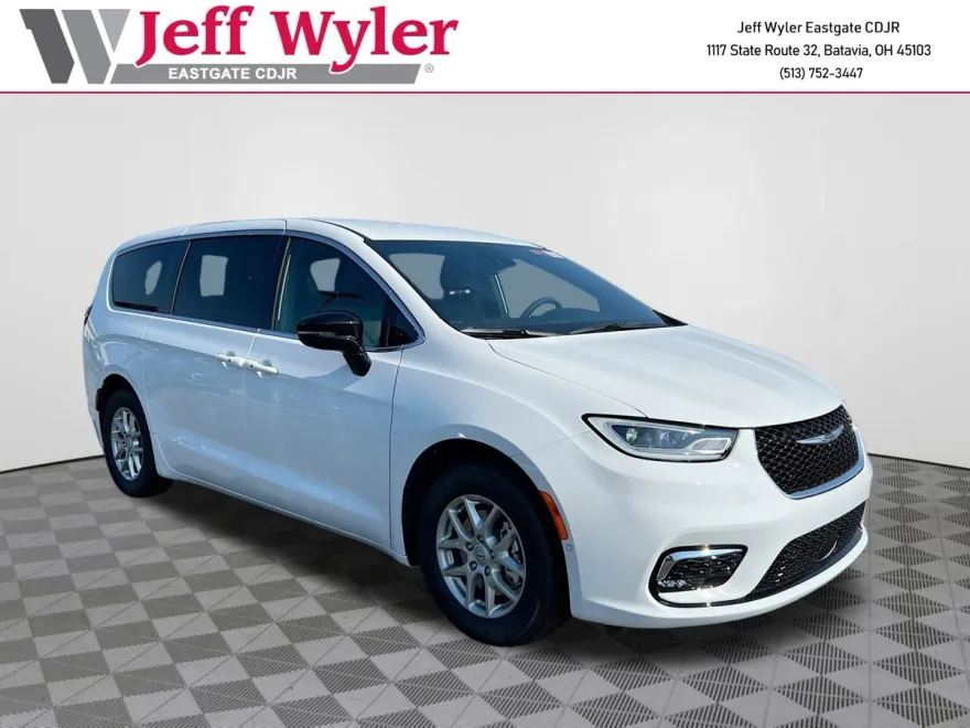2026 Chrysler Pacifica Touring Plus photo 1