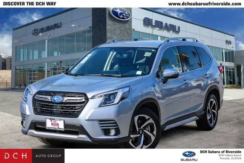 2023 Subaru Forester Touring photo 1