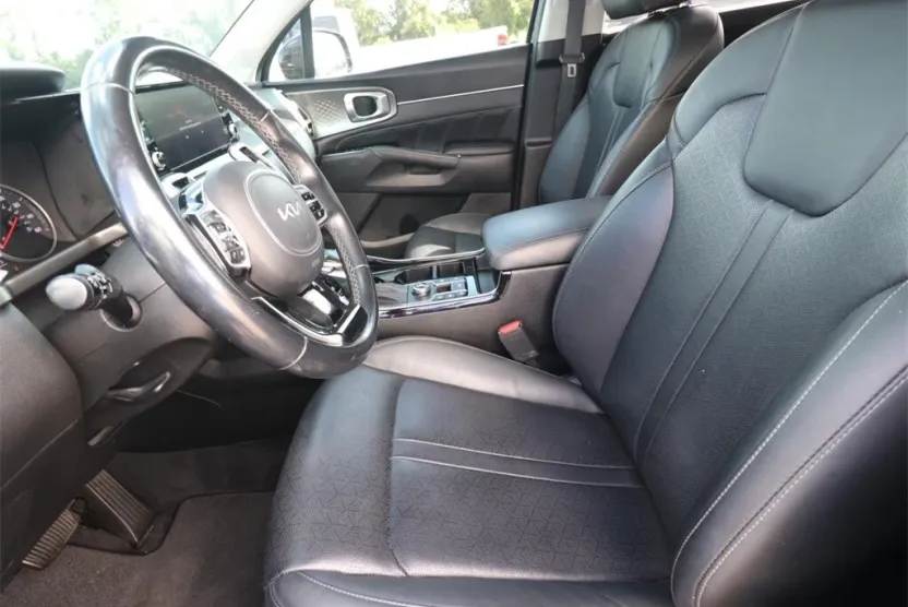2022 Kia Sorento SX photo 1