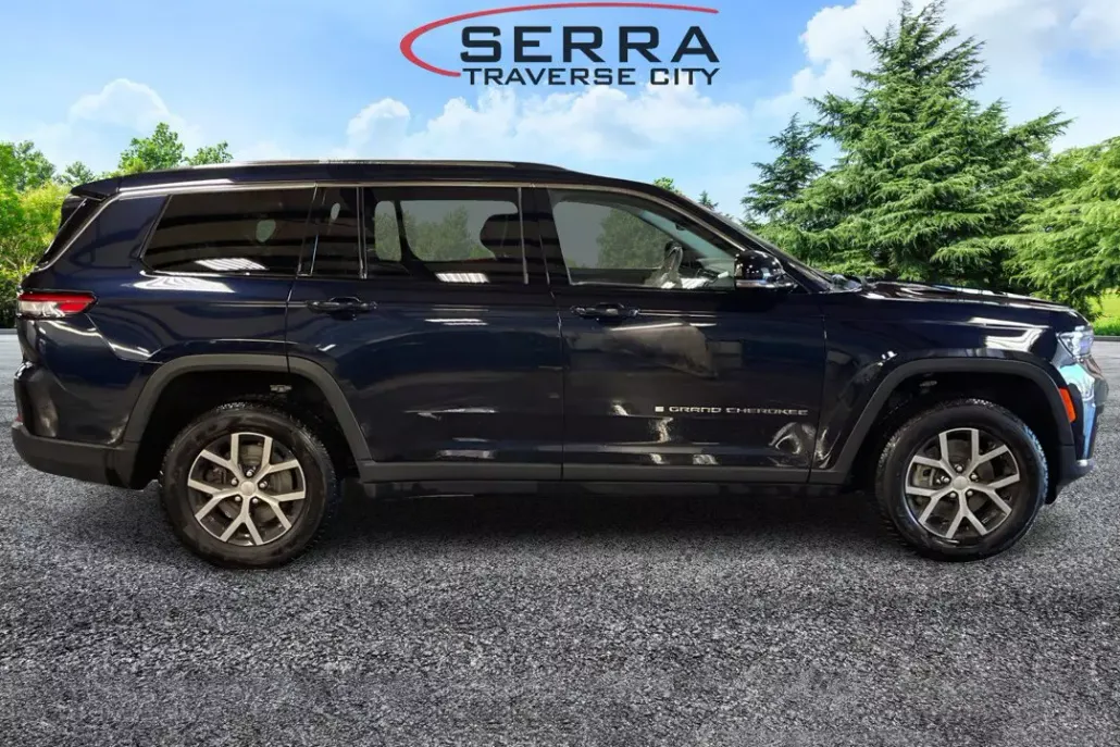 2023 Jeep Grand Cherokee Limited photo 1