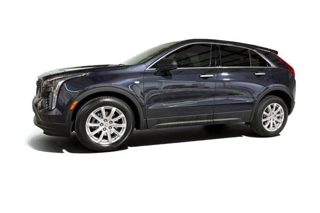 2022 Cadillac XT4 Luxury photo 1