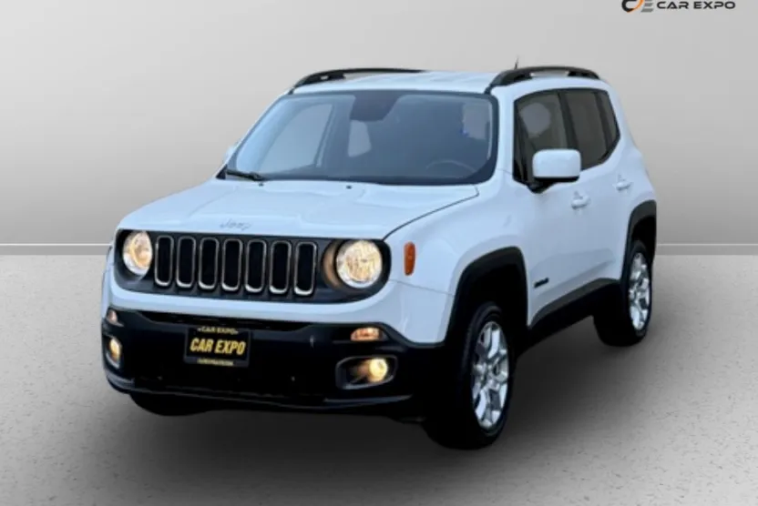 2017 Jeep Renegade Latitude Sport photo 1