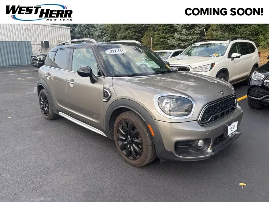 2019 Mini Cooper S ALL4 photo 1