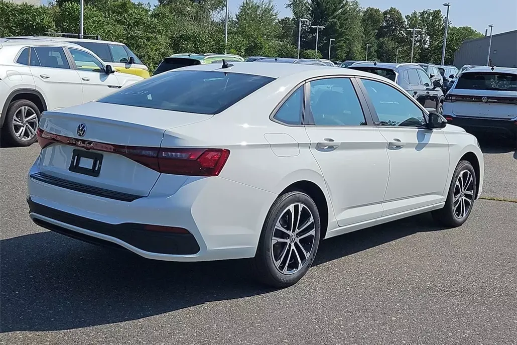 2025 Volkswagen Jetta 1.5T Sport photo 1
