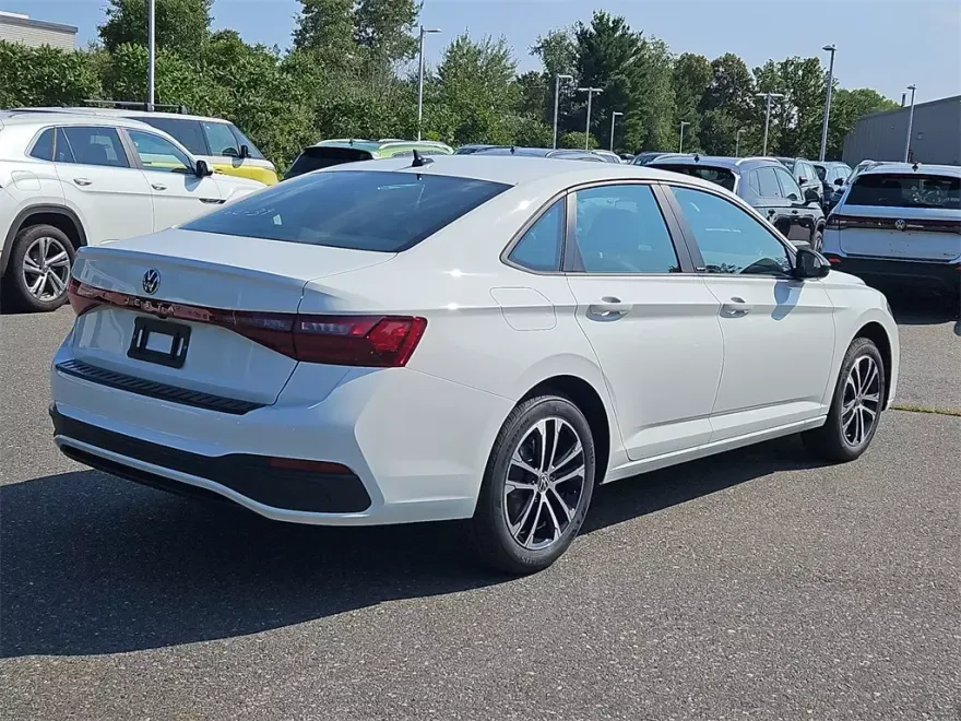 2025 Volkswagen Jetta 1.5T Sport photo 1