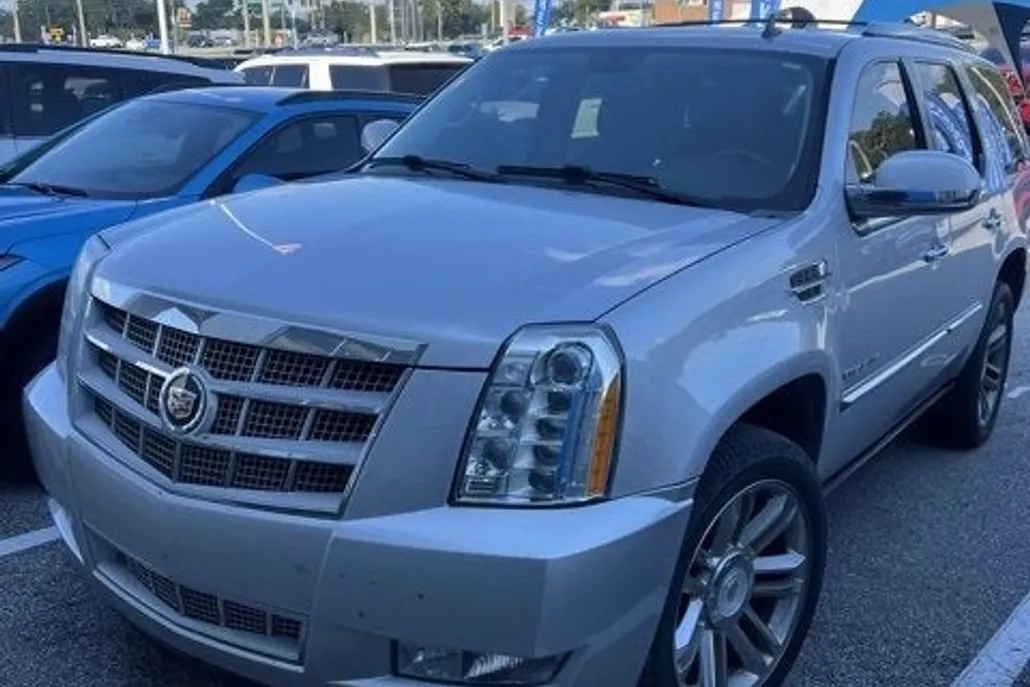 2013 Cadillac Escalade Platinum photo 1
