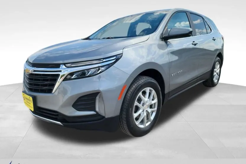 2023 Chevrolet Equinox LT photo 1