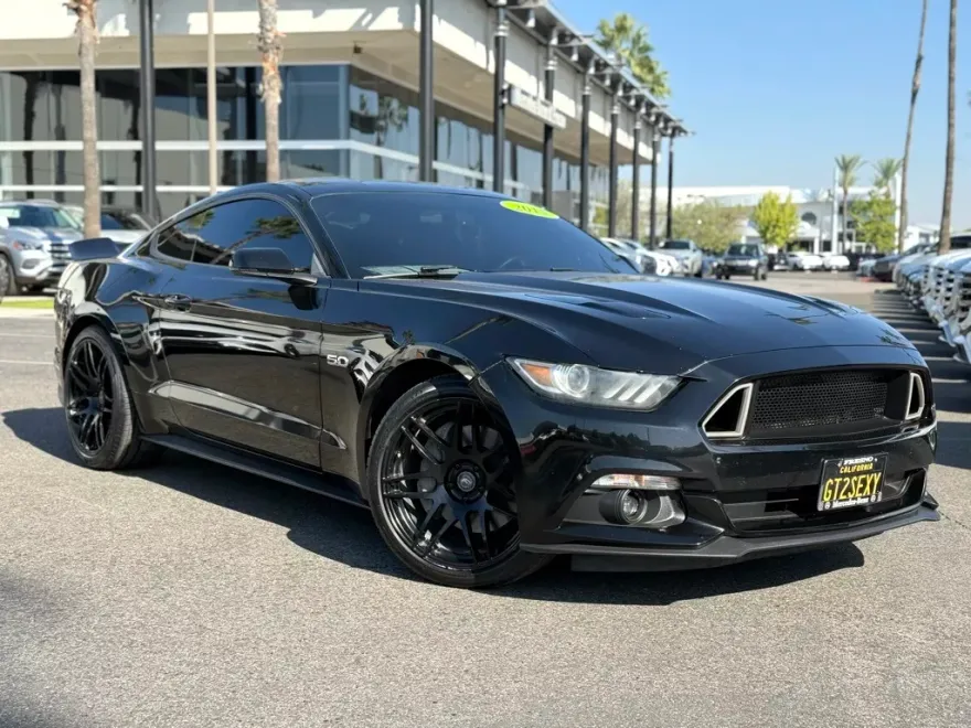2015 Ford Mustang GT Premium photo 1