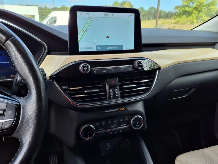 2022 Ford Escape Titanium photo 1