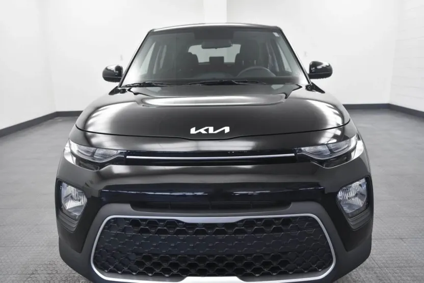 2022 Kia Soul LX photo 1