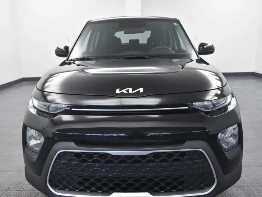 2022 Kia Soul LX photo 1