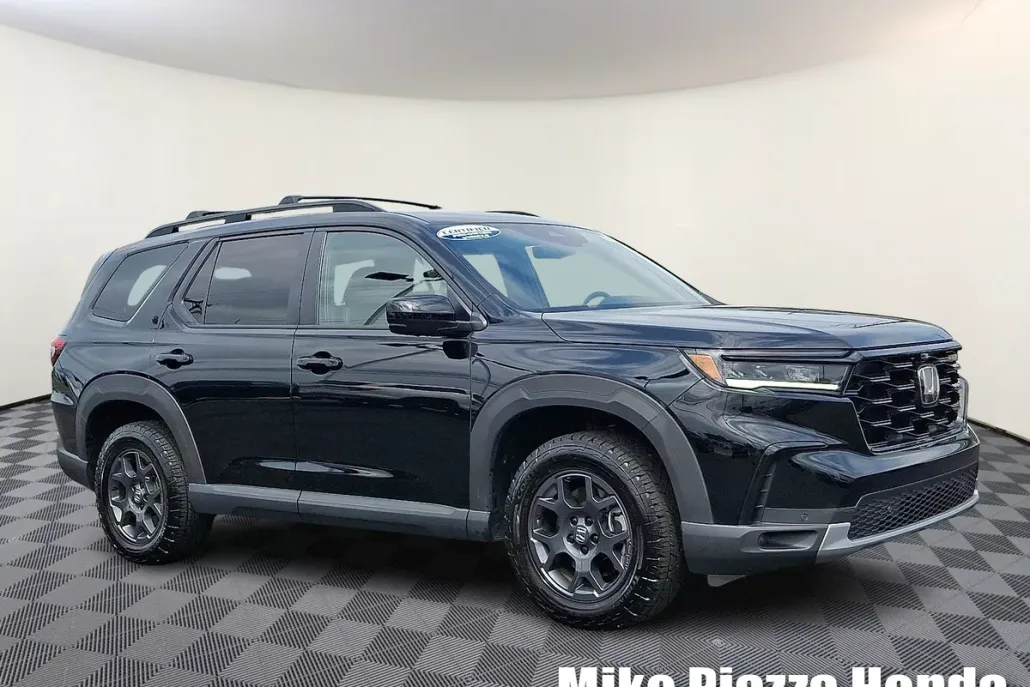 2025 Honda Pilot TrailSport photo 1