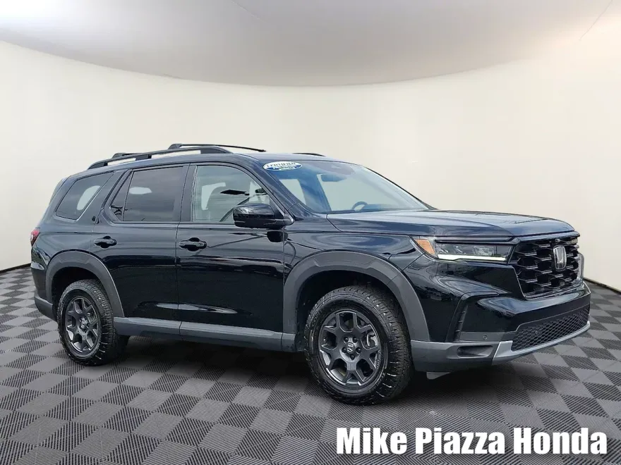 2025 Honda Pilot TrailSport photo 1