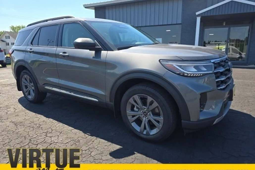 2025 Ford Explorer photo 1