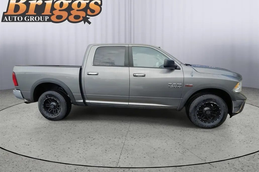 2013 Ram 1500 SLT photo 1