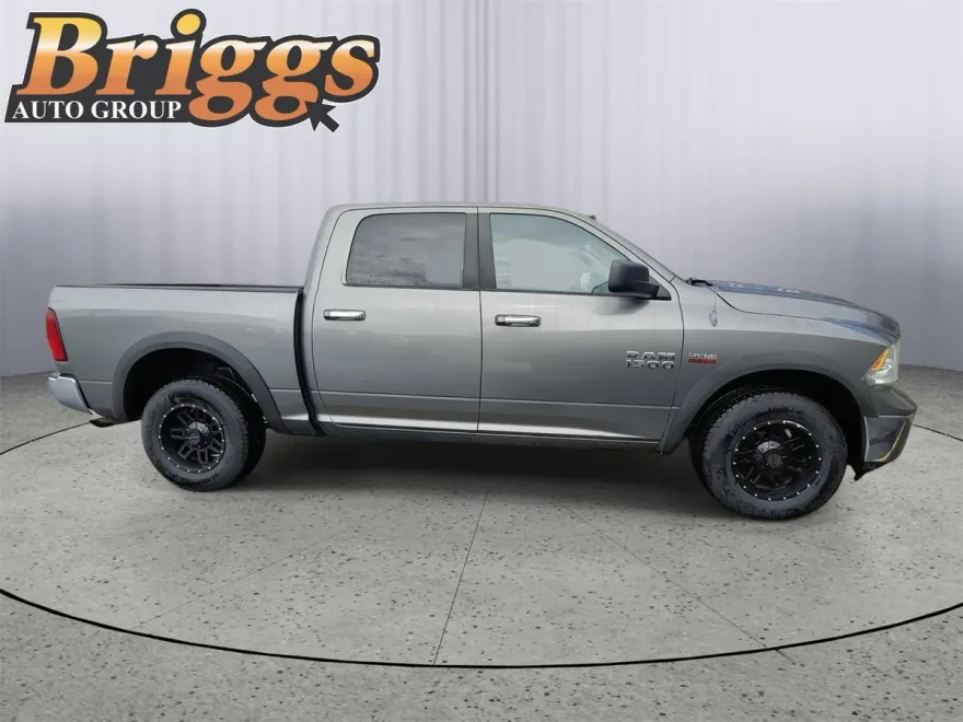 2013 Ram 1500 SLT photo 1