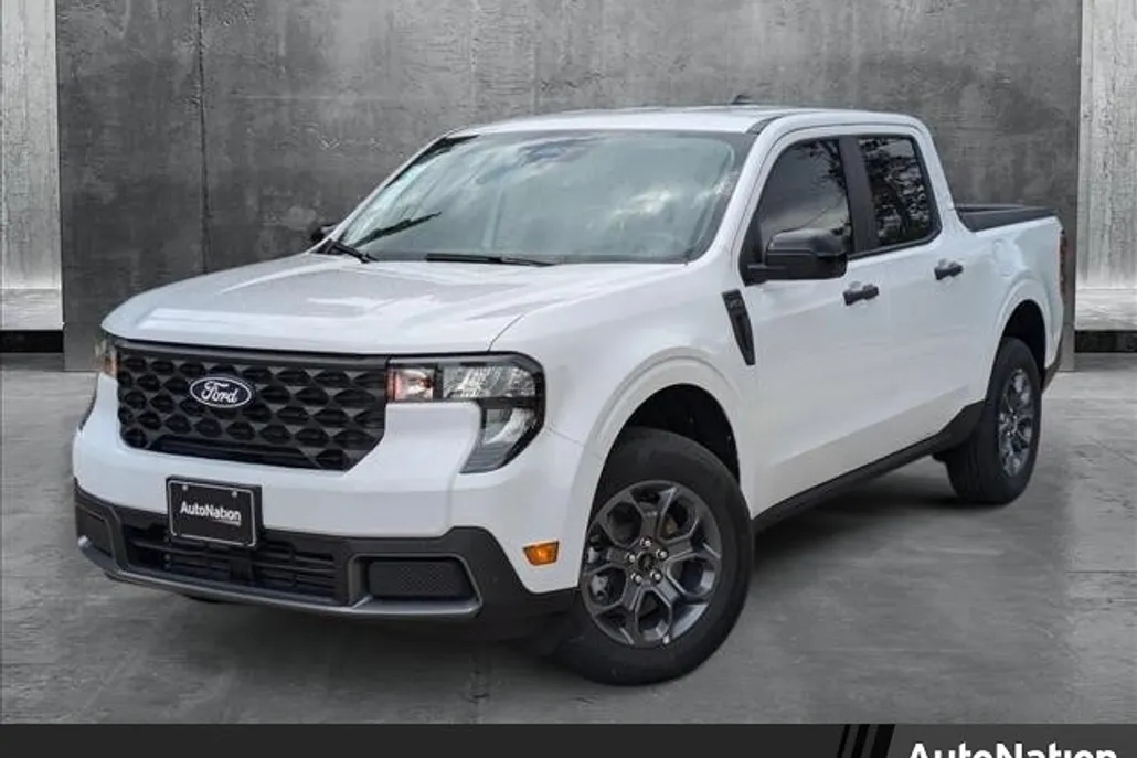 2025 Ford Maverick XLT photo 1