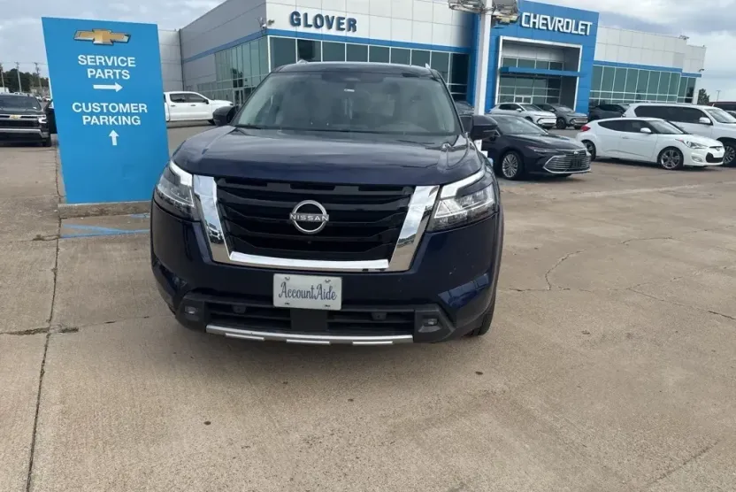 2022 Nissan Pathfinder Platinum photo 1
