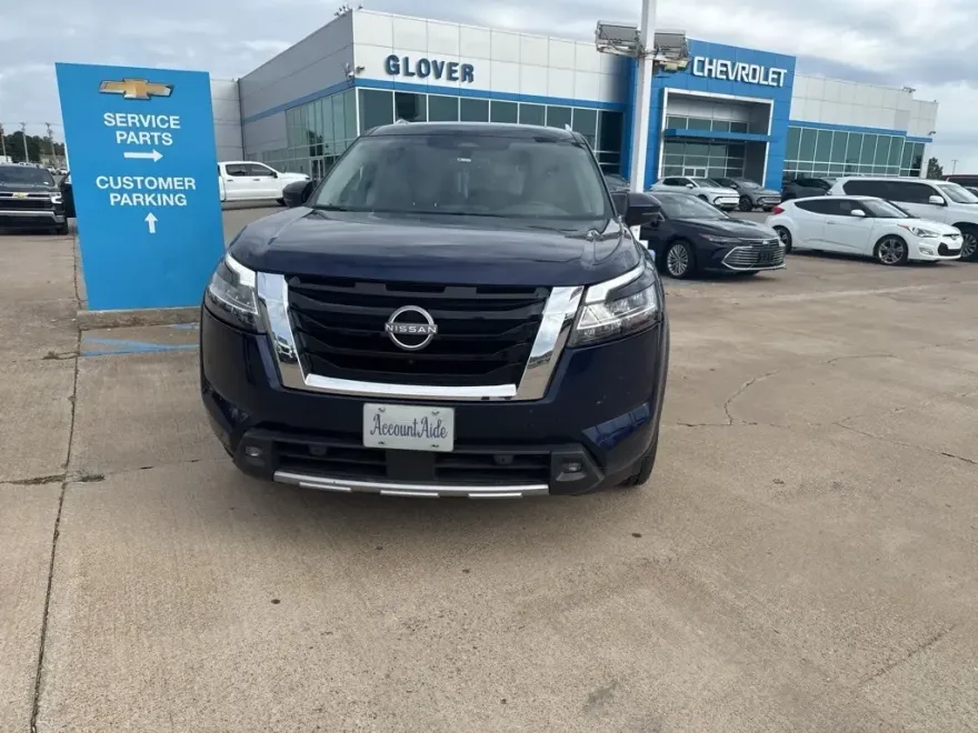 2022 Nissan Pathfinder Platinum photo 1