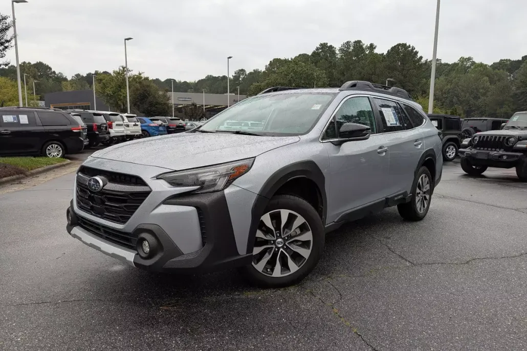 2023 Subaru Outback Limited photo 1