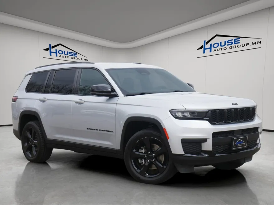 2023 Jeep Grand Cherokee Altitude photo 1