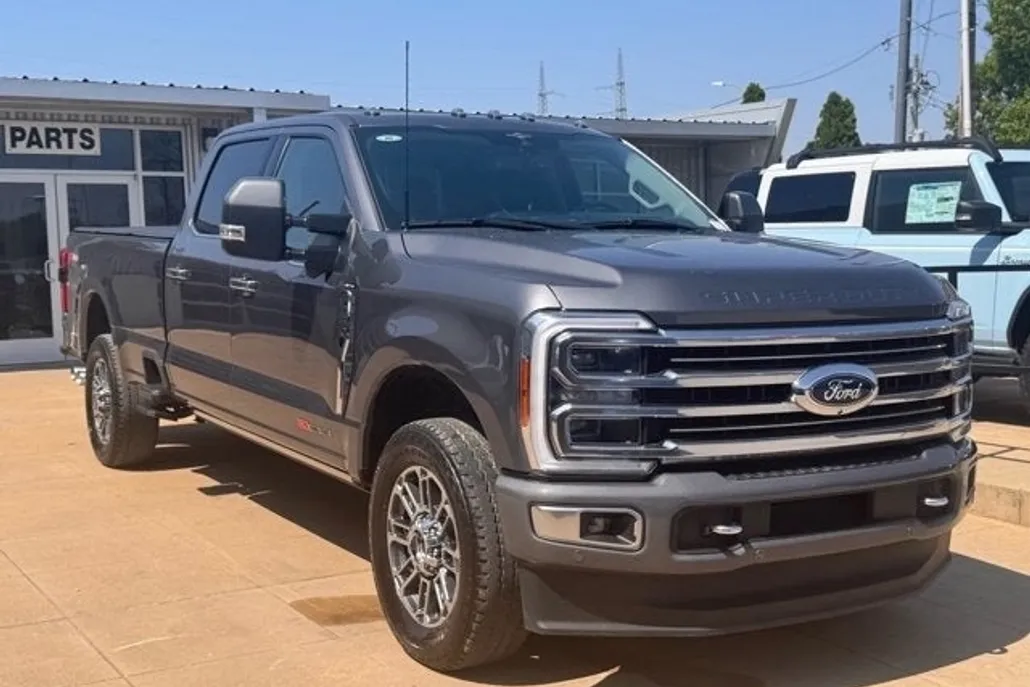 2023 Ford F-250 Limited photo 1