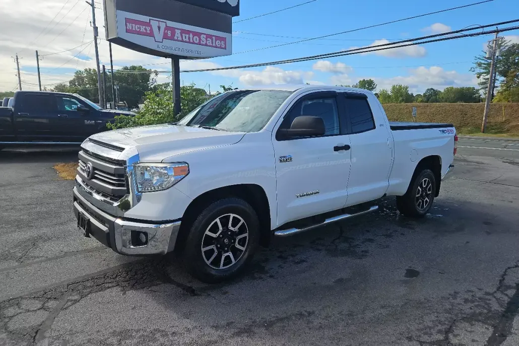 2014 Toyota Tundra SR5 photo 1