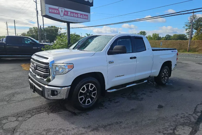 2014 Toyota Tundra SR5 photo 1