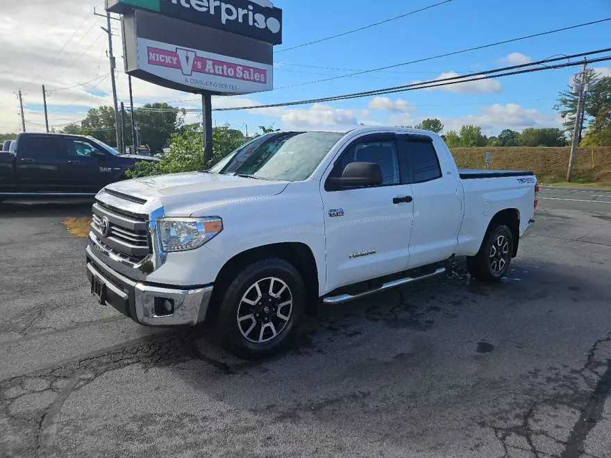 2014 Toyota Tundra SR5 photo 1