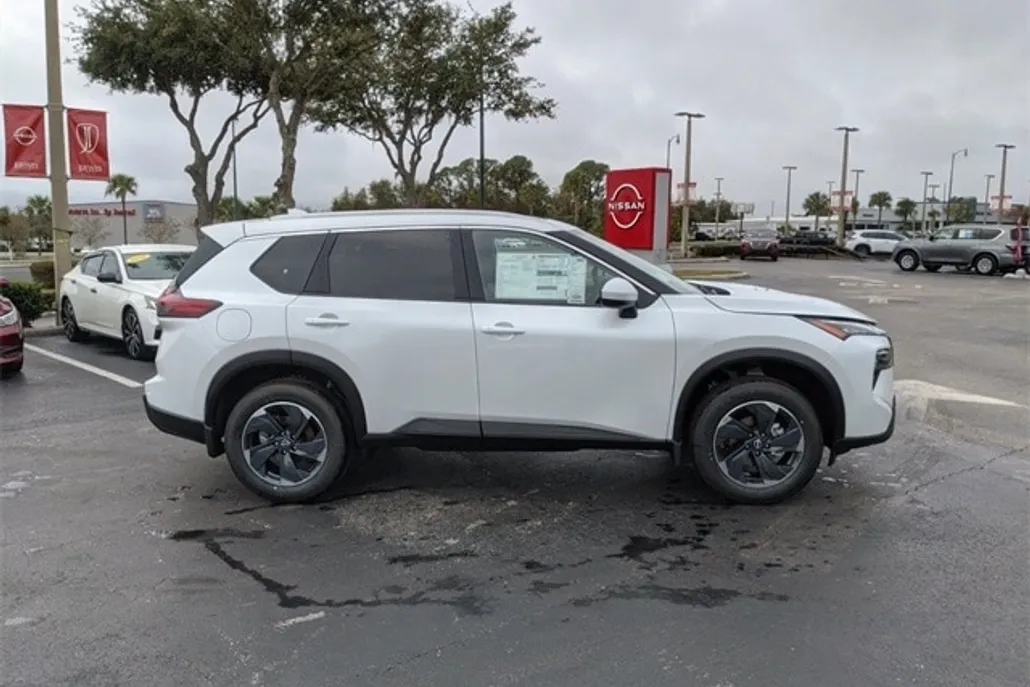 2025 Nissan Rogue SV photo 1