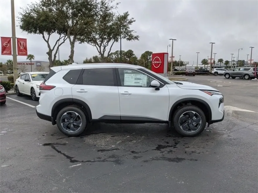2025 Nissan Rogue SV photo 1