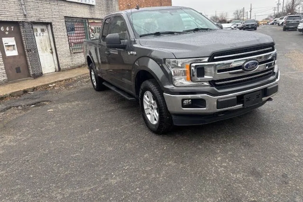 2020 Ford F-150 XLT photo 1