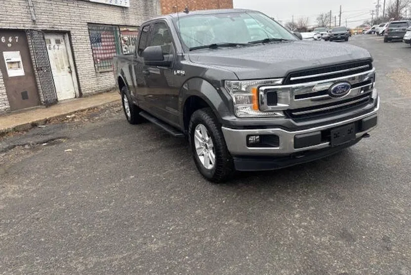 2020 Ford F-150 XLT photo 1