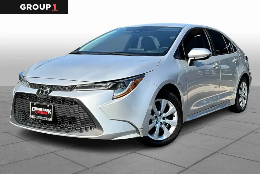 2022 Toyota Corolla LE photo 1