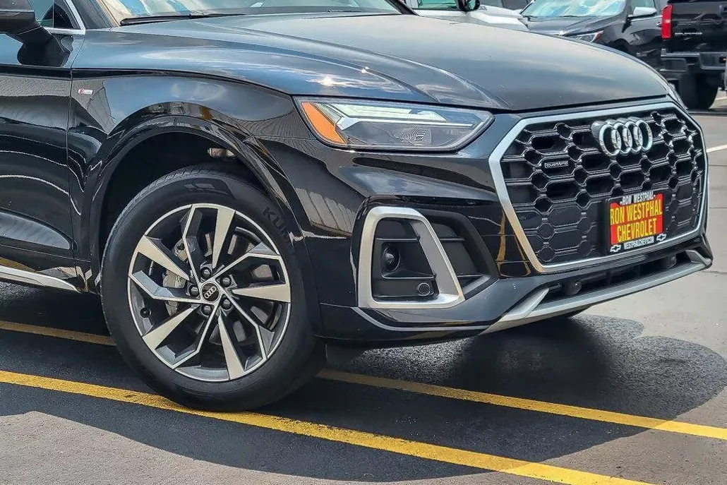2023 Audi Q5 S line Premium photo 1