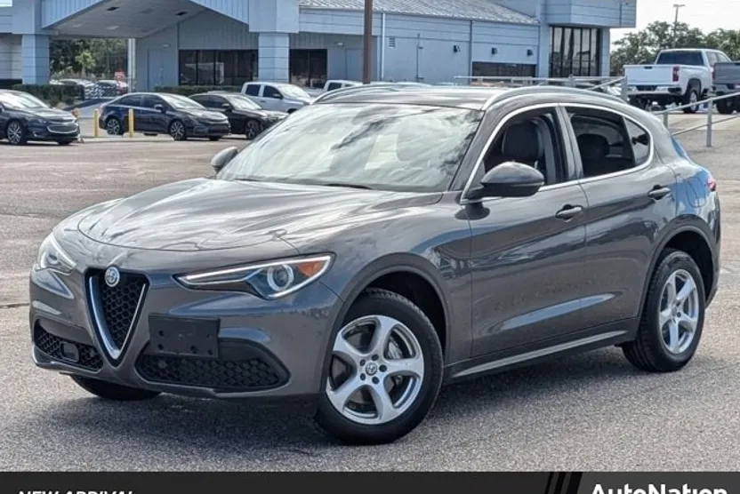 2019 Alfa Romeo Stelvio Sport photo 1