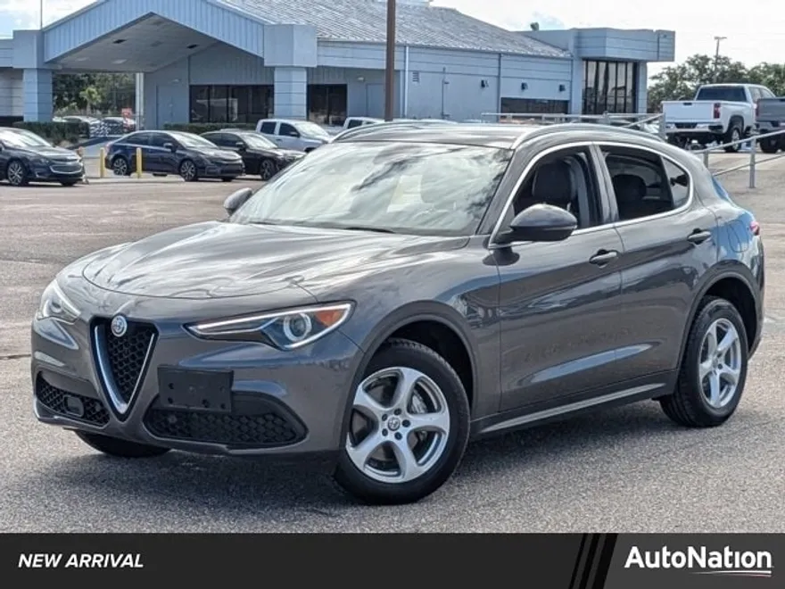 2019 Alfa Romeo Stelvio Sport photo 1