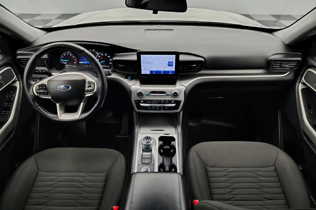 2021 Ford Explorer XLT photo 1