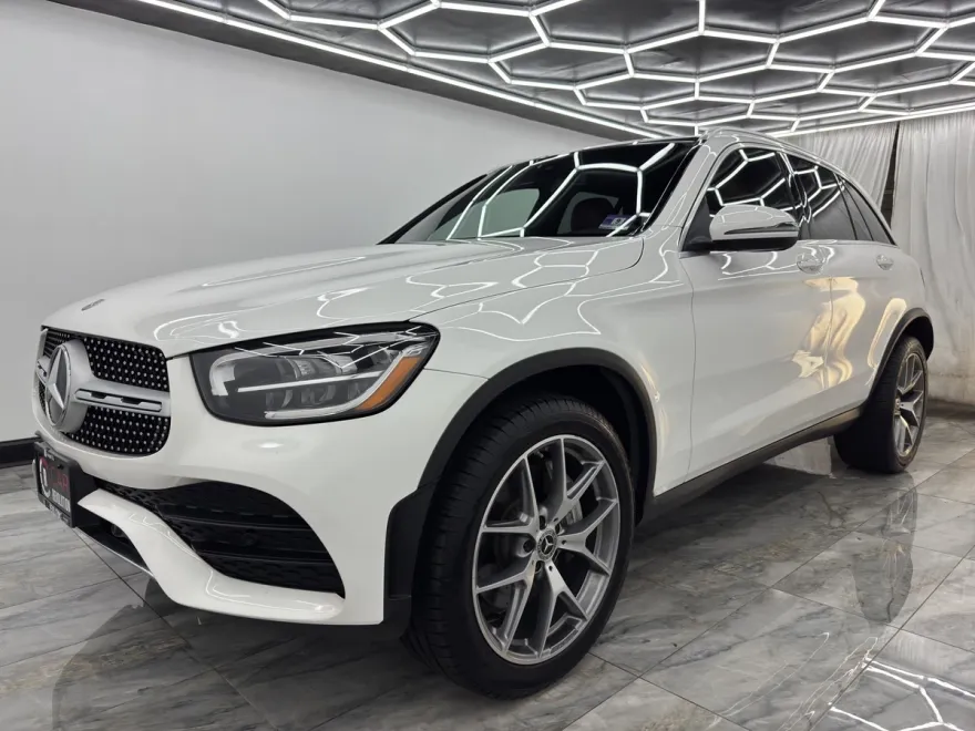 2020 Mercedes Benz GLC 300 4MATIC photo 1