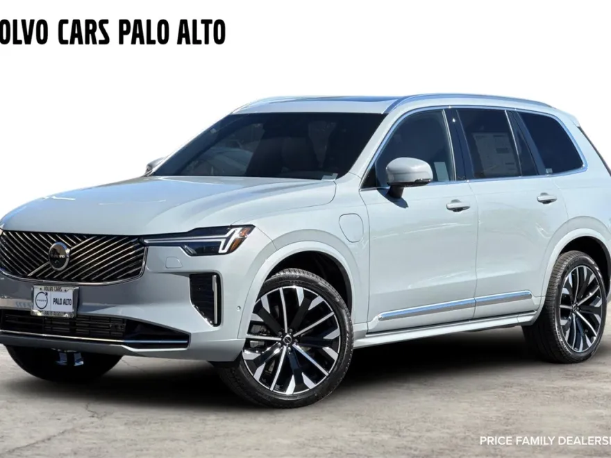 2026 Volvo XC90 T8 Plus photo 1