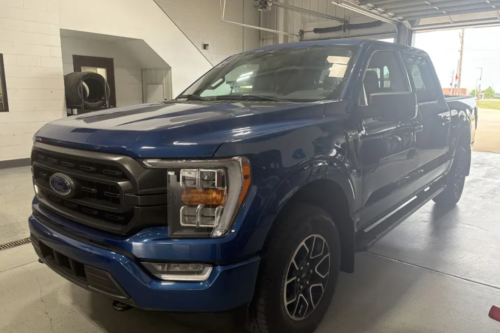 2023 Ford F-150 XLT photo 1