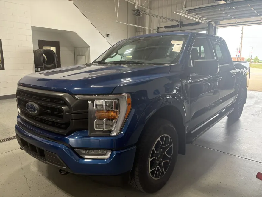 2023 Ford F-150 XLT photo 1