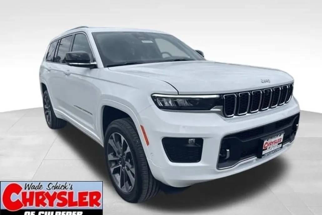 2025 Jeep Grand Cherokee Overland photo 1