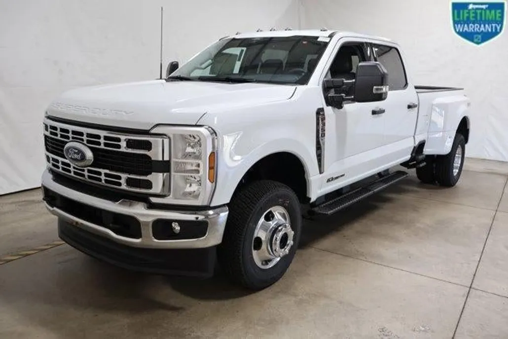 2025 Ford F-350 XLT photo 1