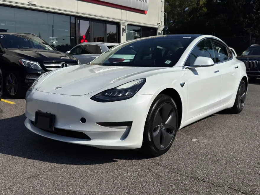 2019 Tesla Model 3 Mid Range photo 1