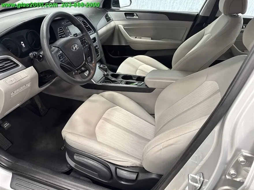 2016 Hyundai Sonata Hybrid SE photo 1