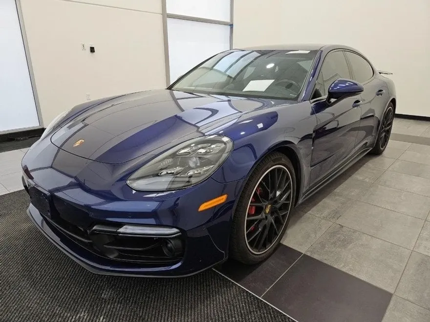 2020 Porsche Panamera GTS photo 1