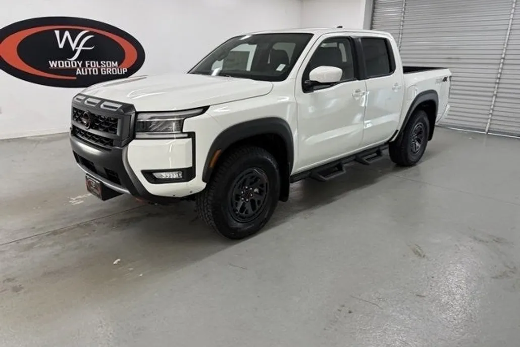 2025 Nissan Frontier Crew Cab PRO-4X photo 1