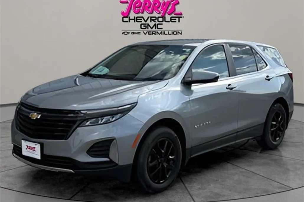 2023 Chevrolet Equinox LT photo 1