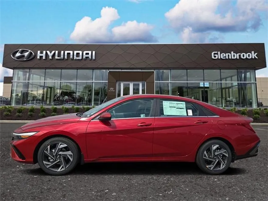 2025 Hyundai Elantra SEL Convenience photo 1